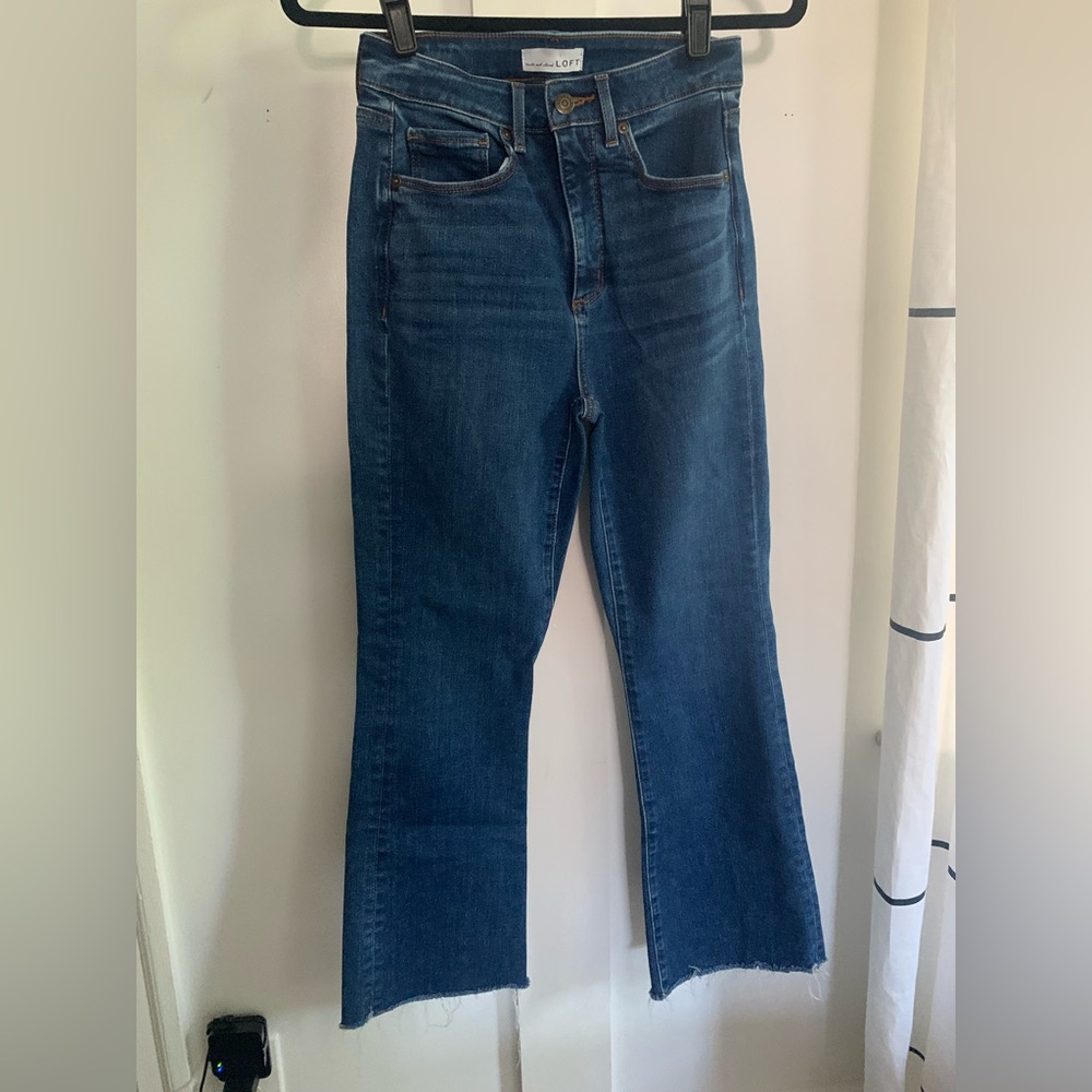 Loft Curvy Kick Cropped Raw Hem Denim Jeans Size 28/2 Women’s Teens